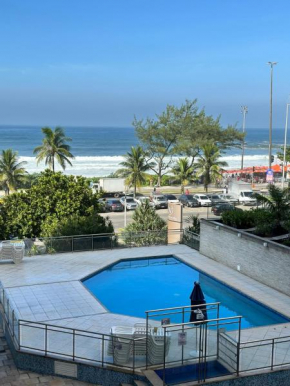 Apartamento em frente à praia, com vista mar e ao lado do Wndsor